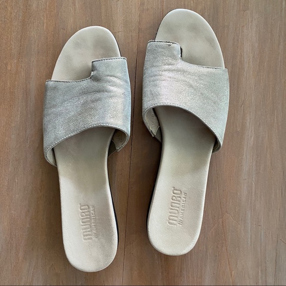 Munro size 10.5 sparkly tan slip on sandals Slides - Picture 2 of 7